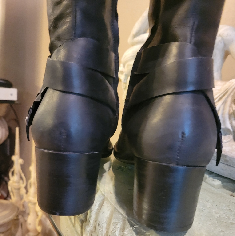 Ugg Bandera Leather Knee High Boots in Black.  UGG SN 1095056. #485 - Picture 11 of 16